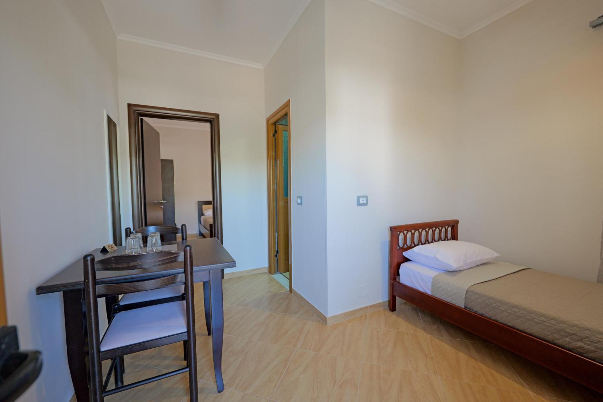Hotel Deja Vu Ksamil Quarto foto
